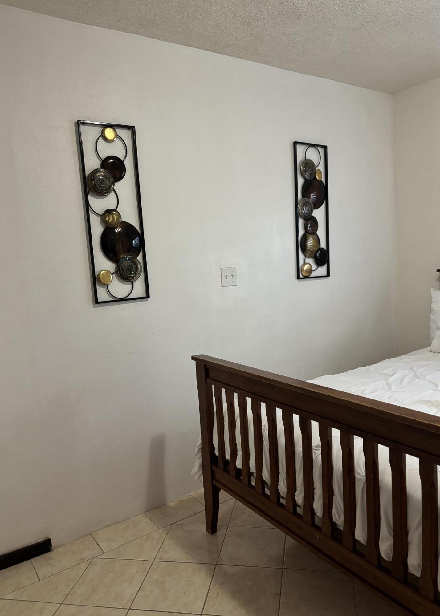 Denyse Home Cottage セントジョンズ エクステリア 写真