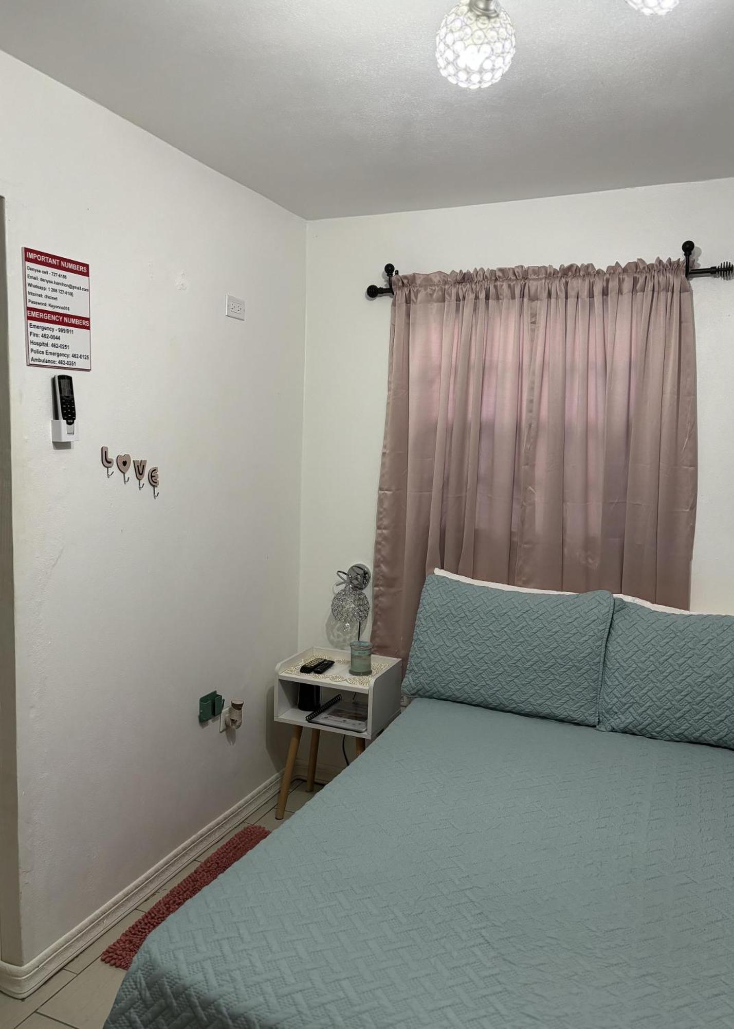 Denyse Home Cottage セントジョンズ エクステリア 写真