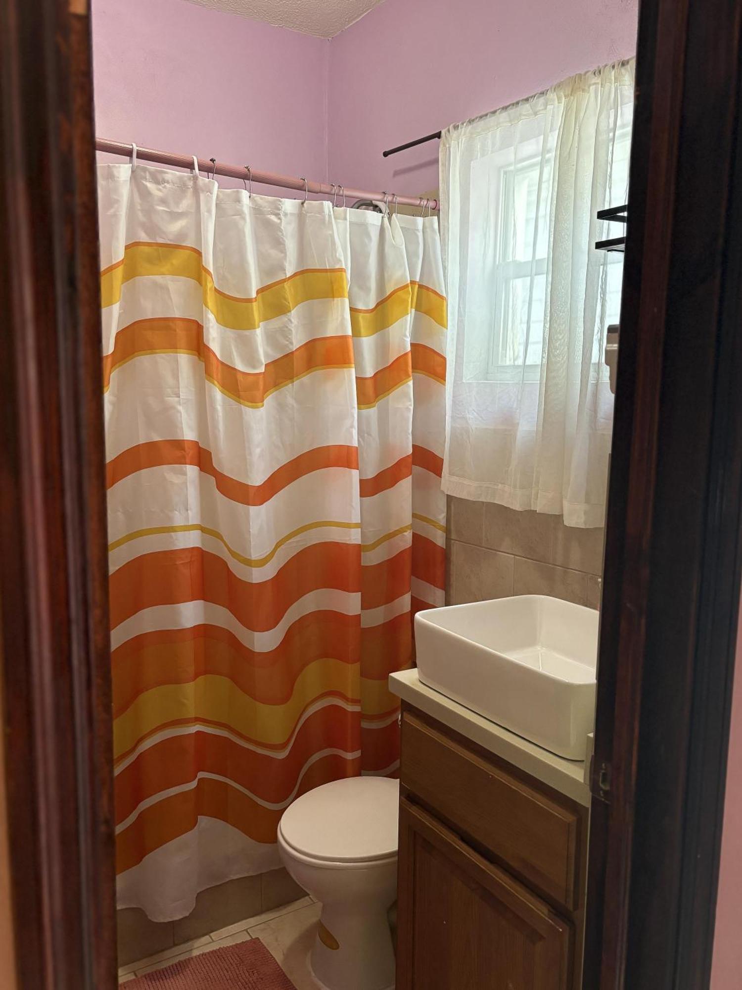 Denyse Home Cottage セントジョンズ エクステリア 写真