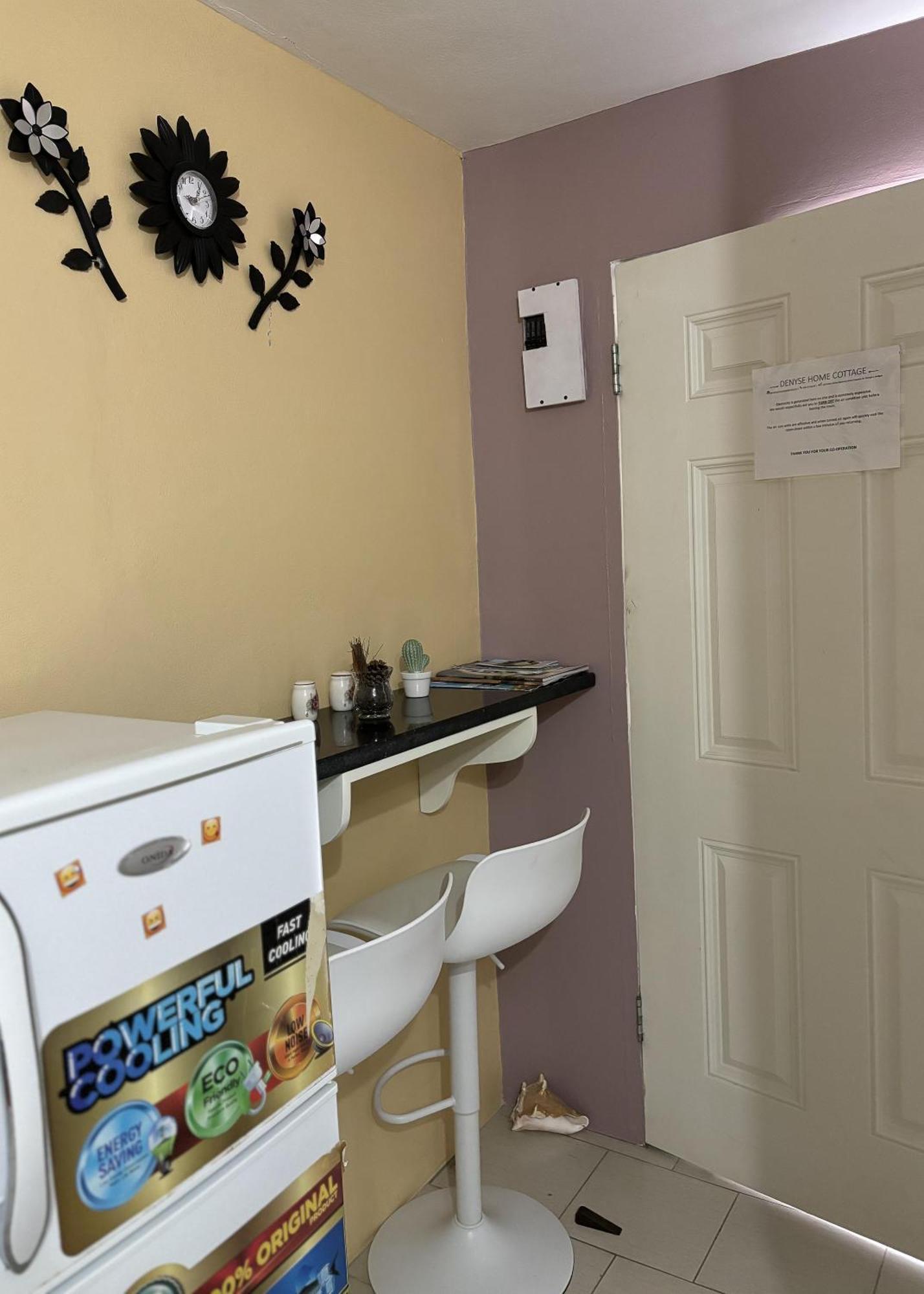 Denyse Home Cottage セントジョンズ エクステリア 写真